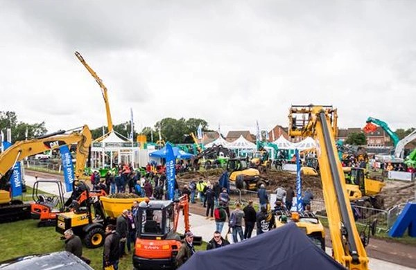 Product demonstrations at Plantworx UK construction event Product demonstrations at Plantworx UK construction event